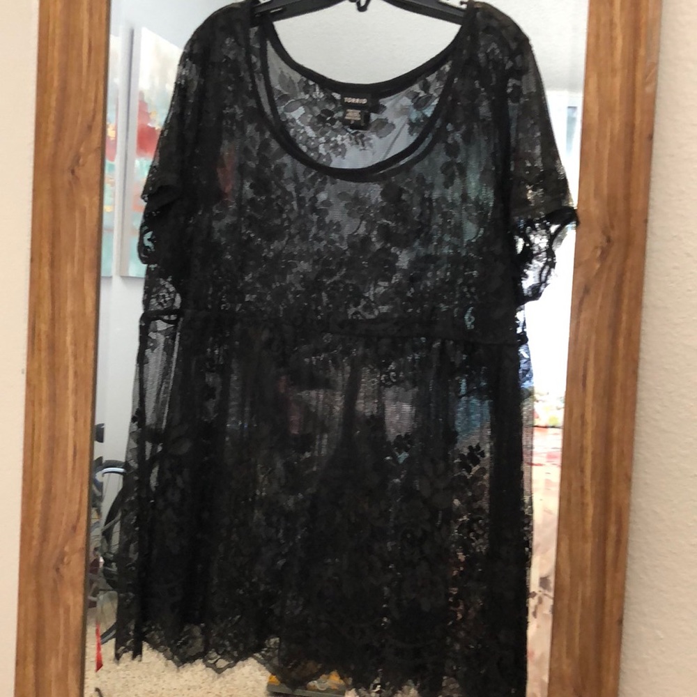 Black lace shell top from Torrid.